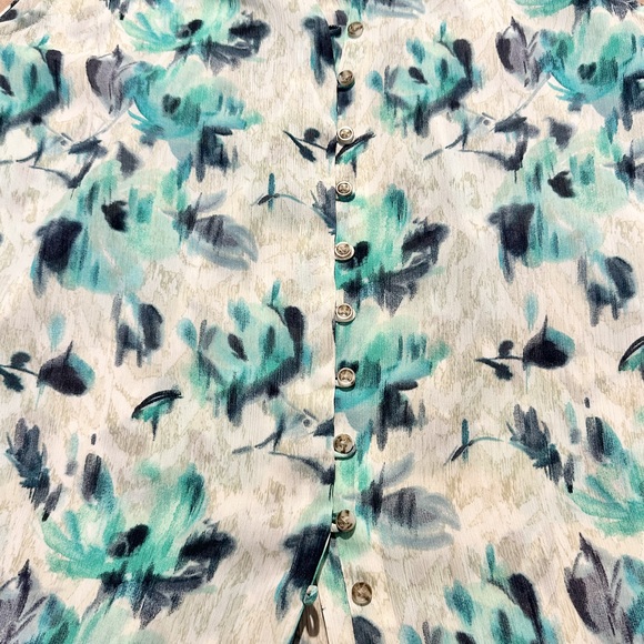 Croft & barrow Large business casual sleeveless button down blouse work attire i - Picture 2 of 4